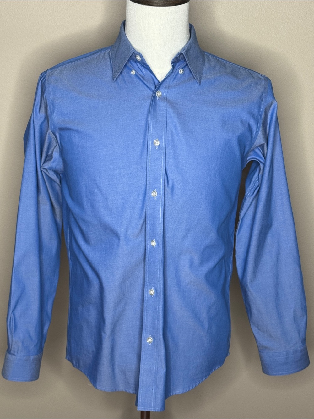 Lands’ End boys blue collared button up shirt size US 18.